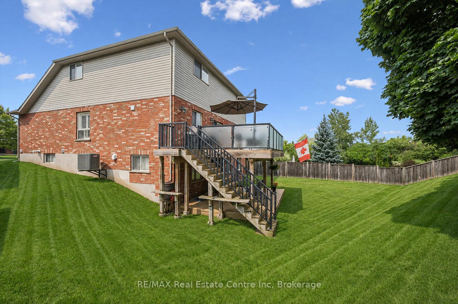 Photo 39 of 34 Whetstone Crescent, Guelph, Pineridge/Westminster Woods — HOMEH