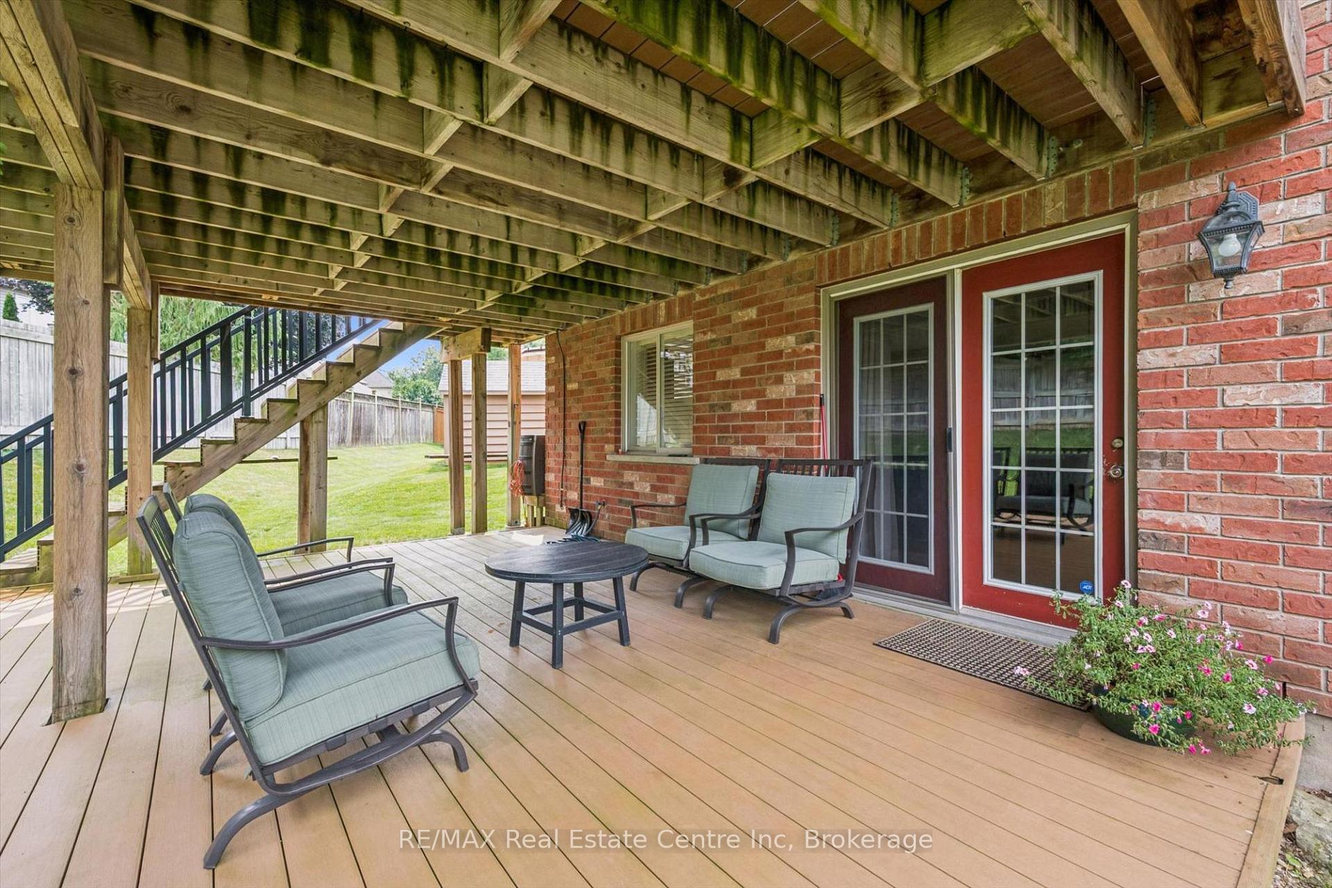 Photo 41 of 34 Whetstone Crescent, Guelph, Pineridge/Westminster Woods — HOMEH