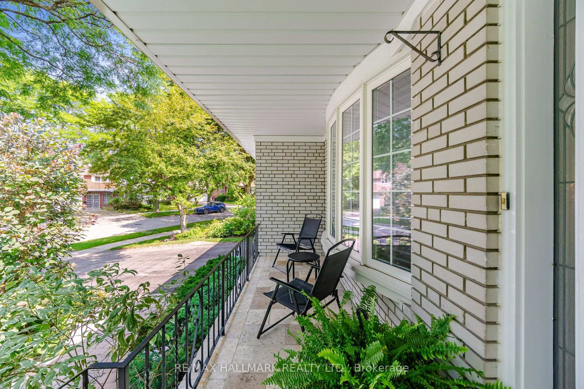 Photo 4 of 17 Wellesbourne Crescent, North York, Hillcrest Village — HOMEH