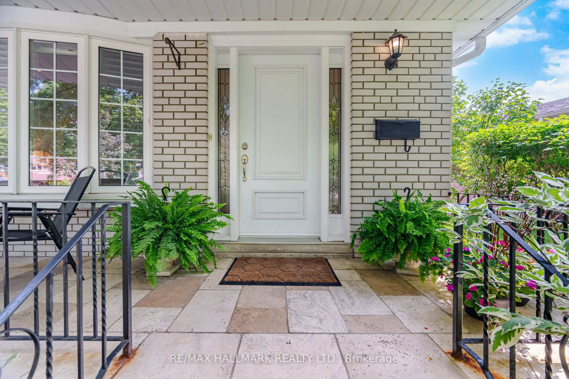 Photo 5 of 17 Wellesbourne Crescent, North York, Hillcrest Village — HOMEH