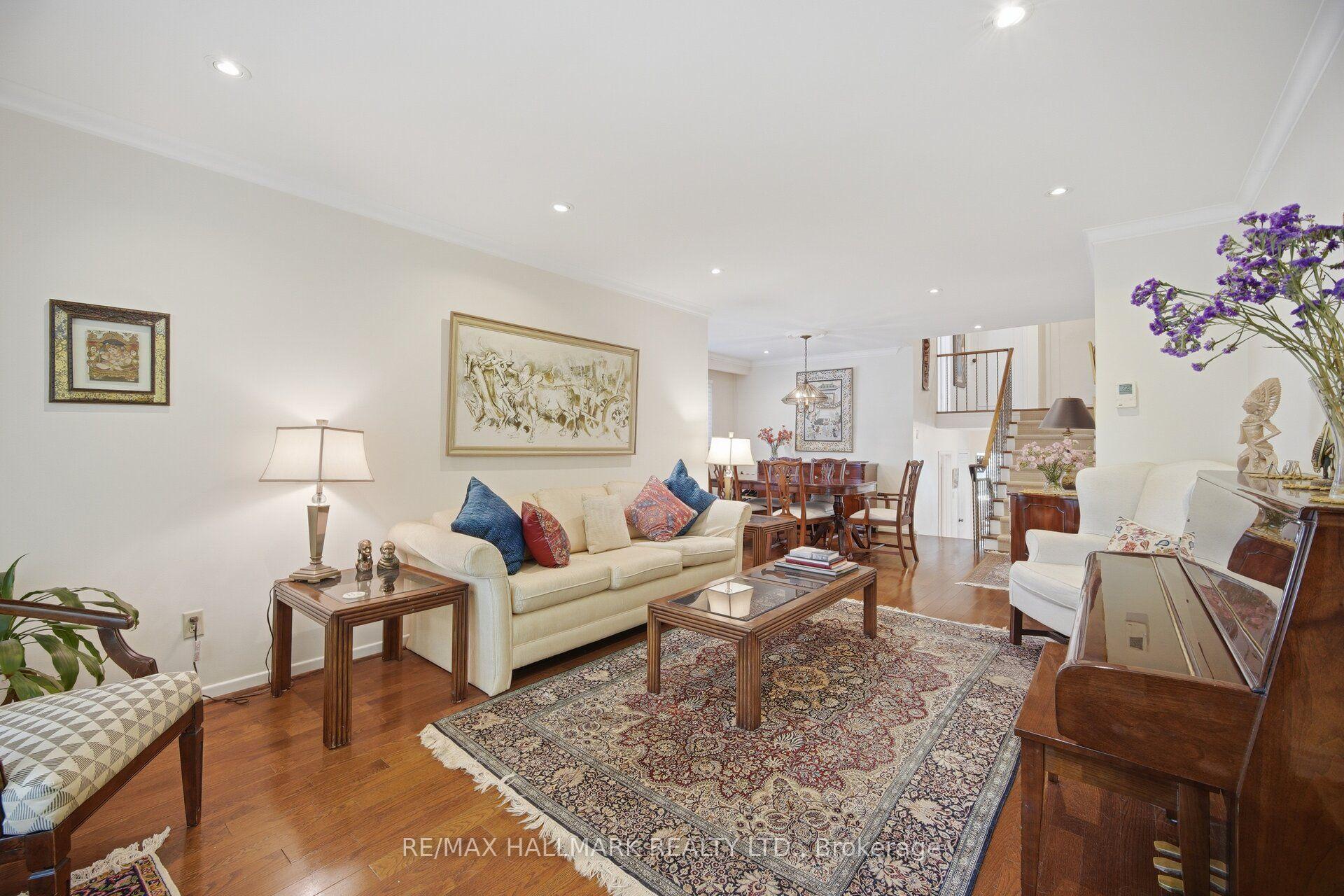 Photo 7 of 17 Wellesbourne Crescent, North York, Hillcrest Village — HOMEH