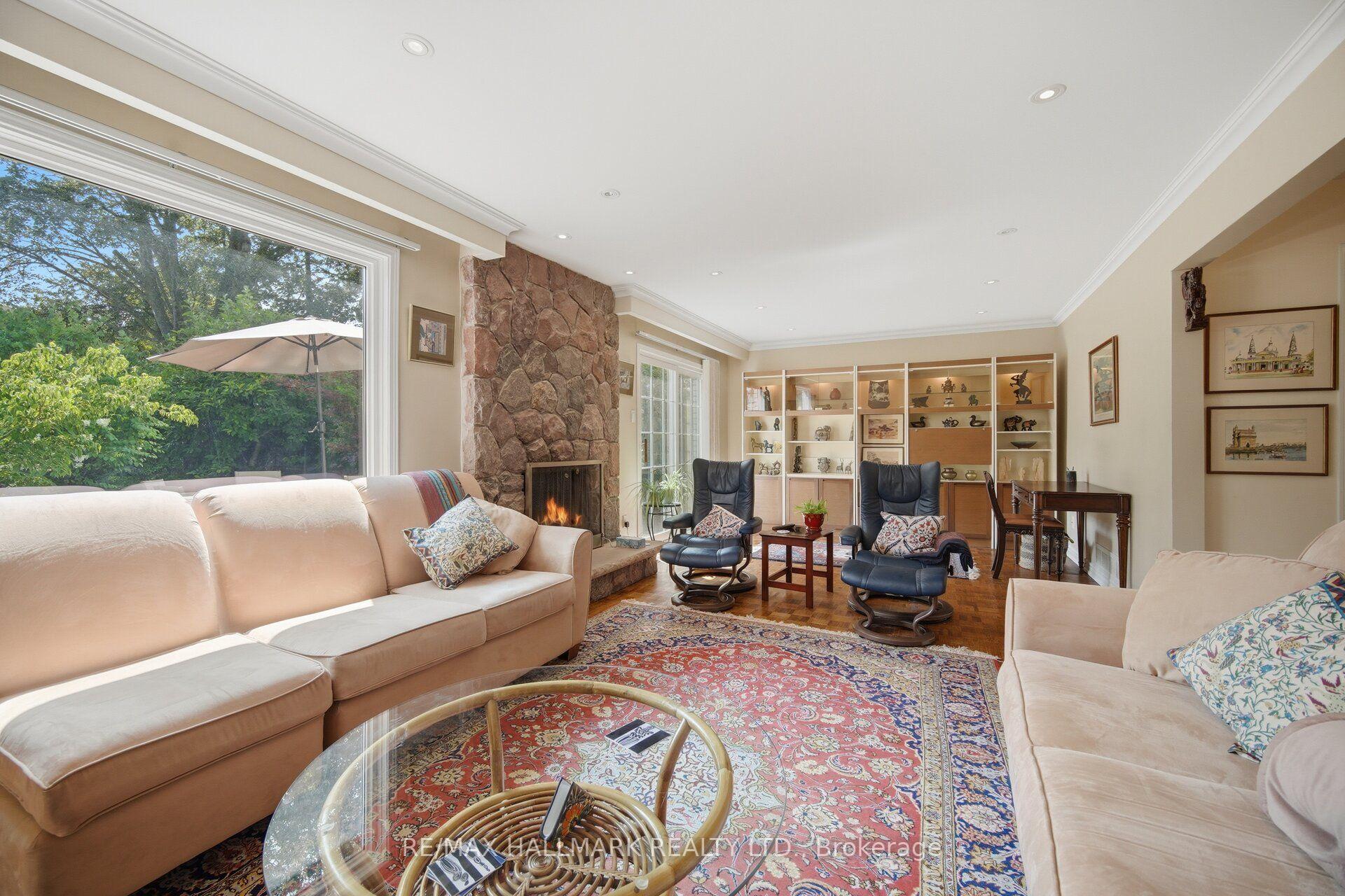 Photo 16 of 17 Wellesbourne Crescent, North York, Hillcrest Village — HOMEH