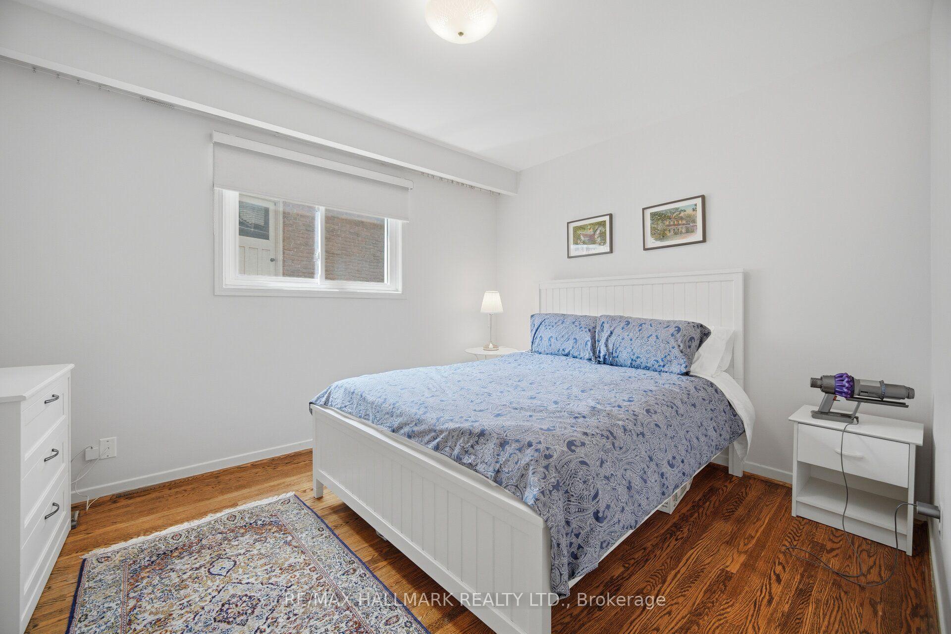 Photo 21 of 17 Wellesbourne Crescent, North York, Hillcrest Village — HOMEH