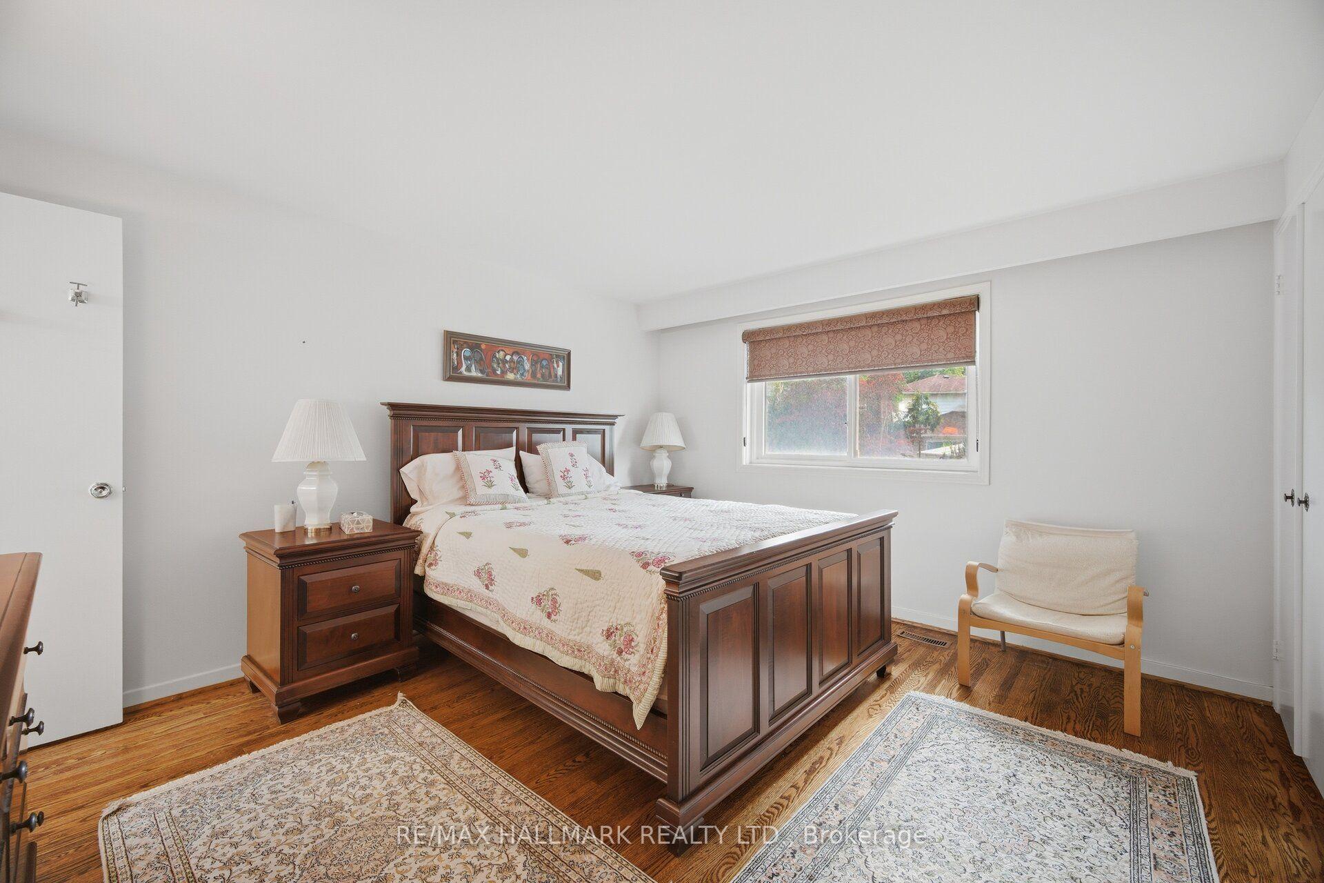 Photo 26 of 17 Wellesbourne Crescent, North York, Hillcrest Village — HOMEH
