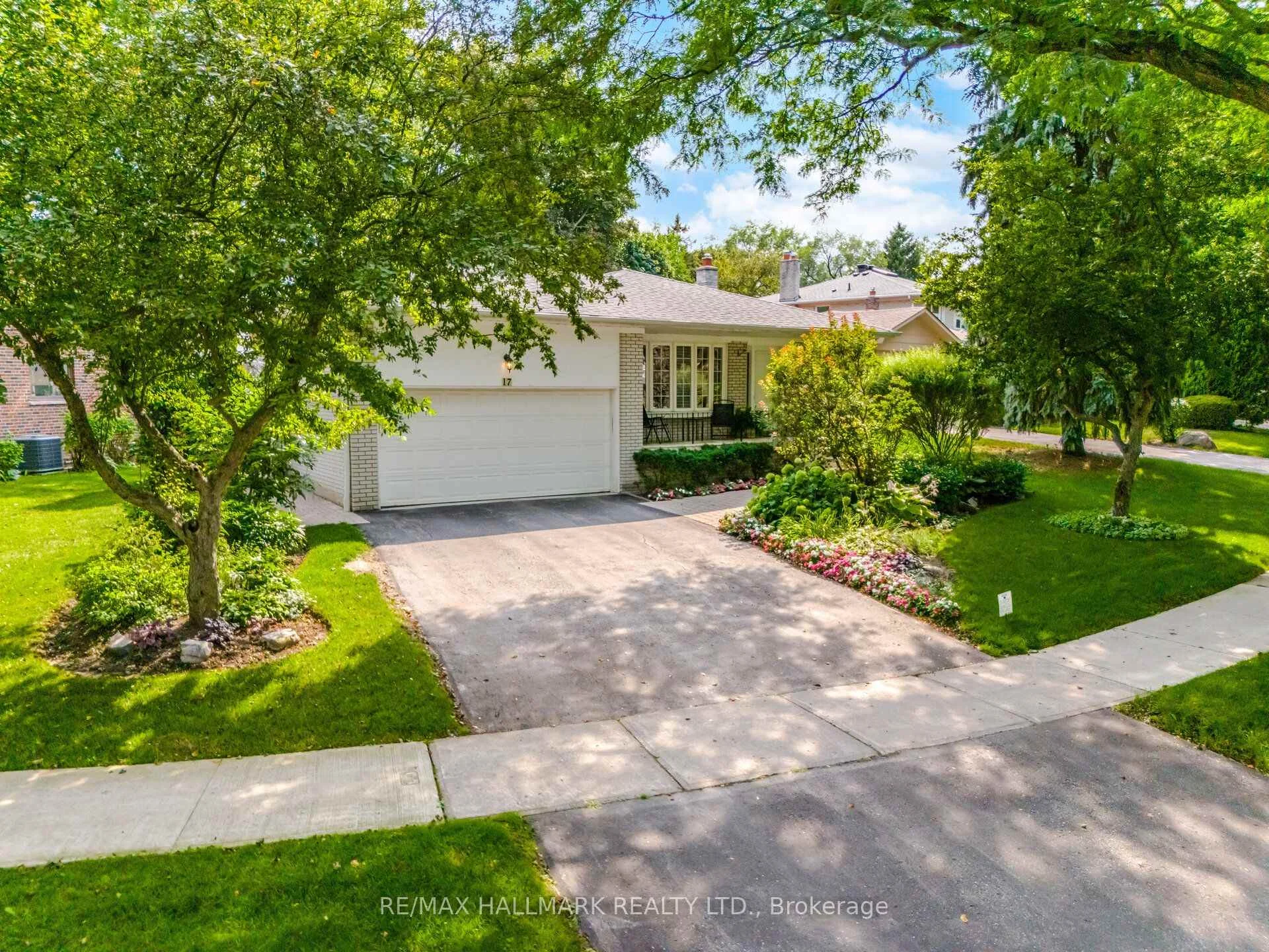 Photo 34 of 17 Wellesbourne Crescent, North York, Hillcrest Village — HOMEH