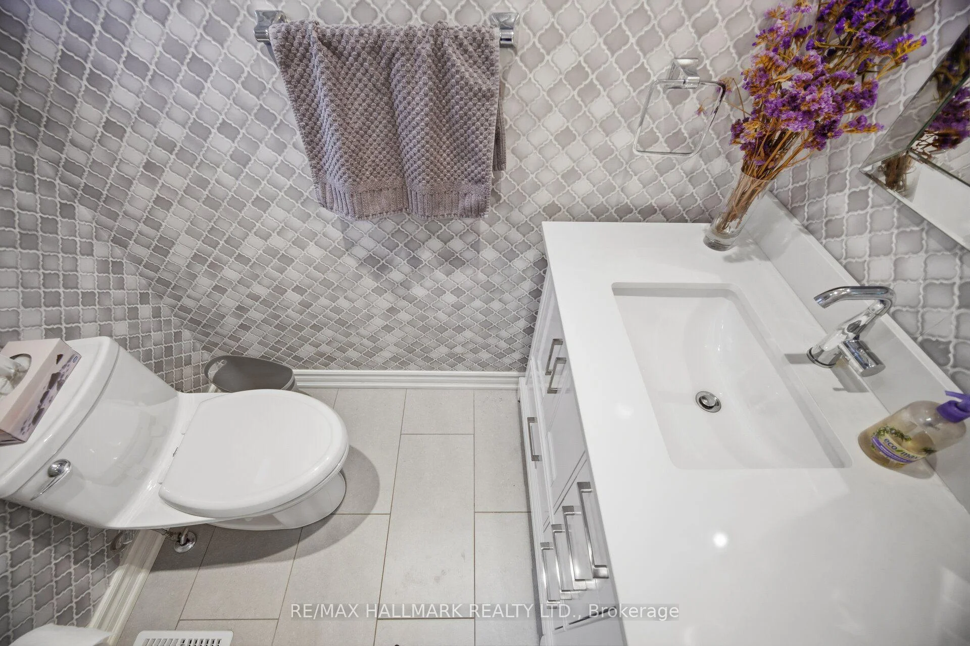 Photo 42 of 17 Wellesbourne Crescent, North York, Hillcrest Village — HOMEH