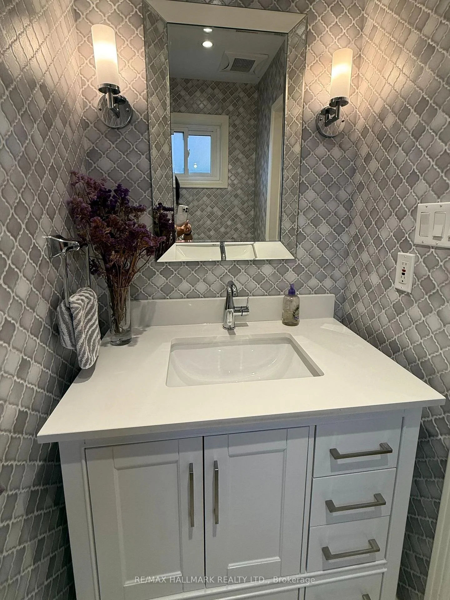 Photo 45 of 17 Wellesbourne Crescent, North York, Hillcrest Village — HOMEH