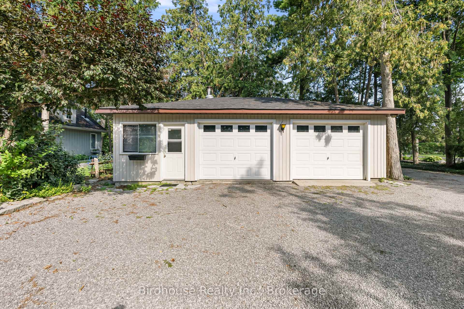 Photo 7 of 99 Riverside Drive, Kawartha Lakes, Bobcaygeon — HOMEH