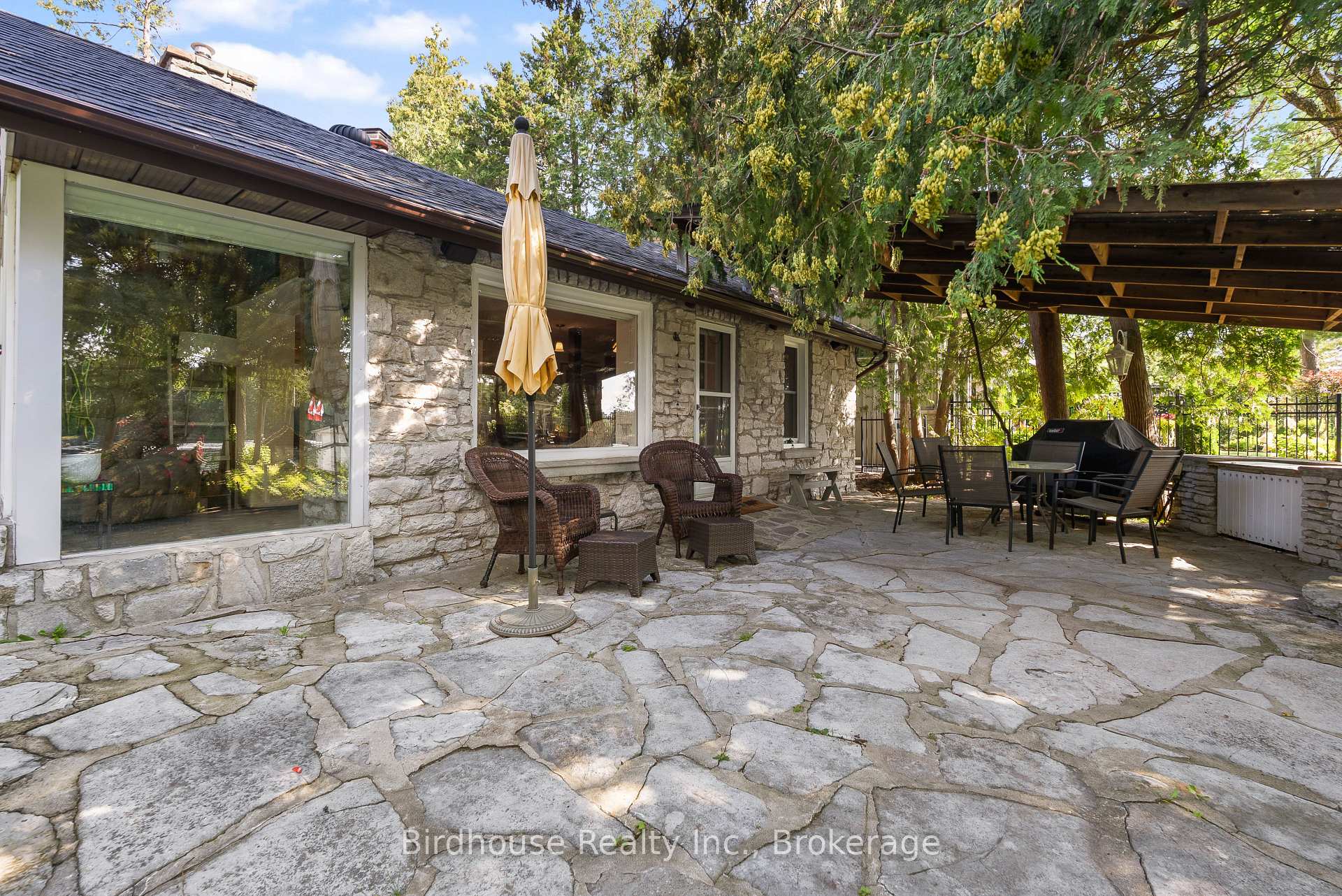 Photo 10 of 99 Riverside Drive, Kawartha Lakes, Bobcaygeon — HOMEH