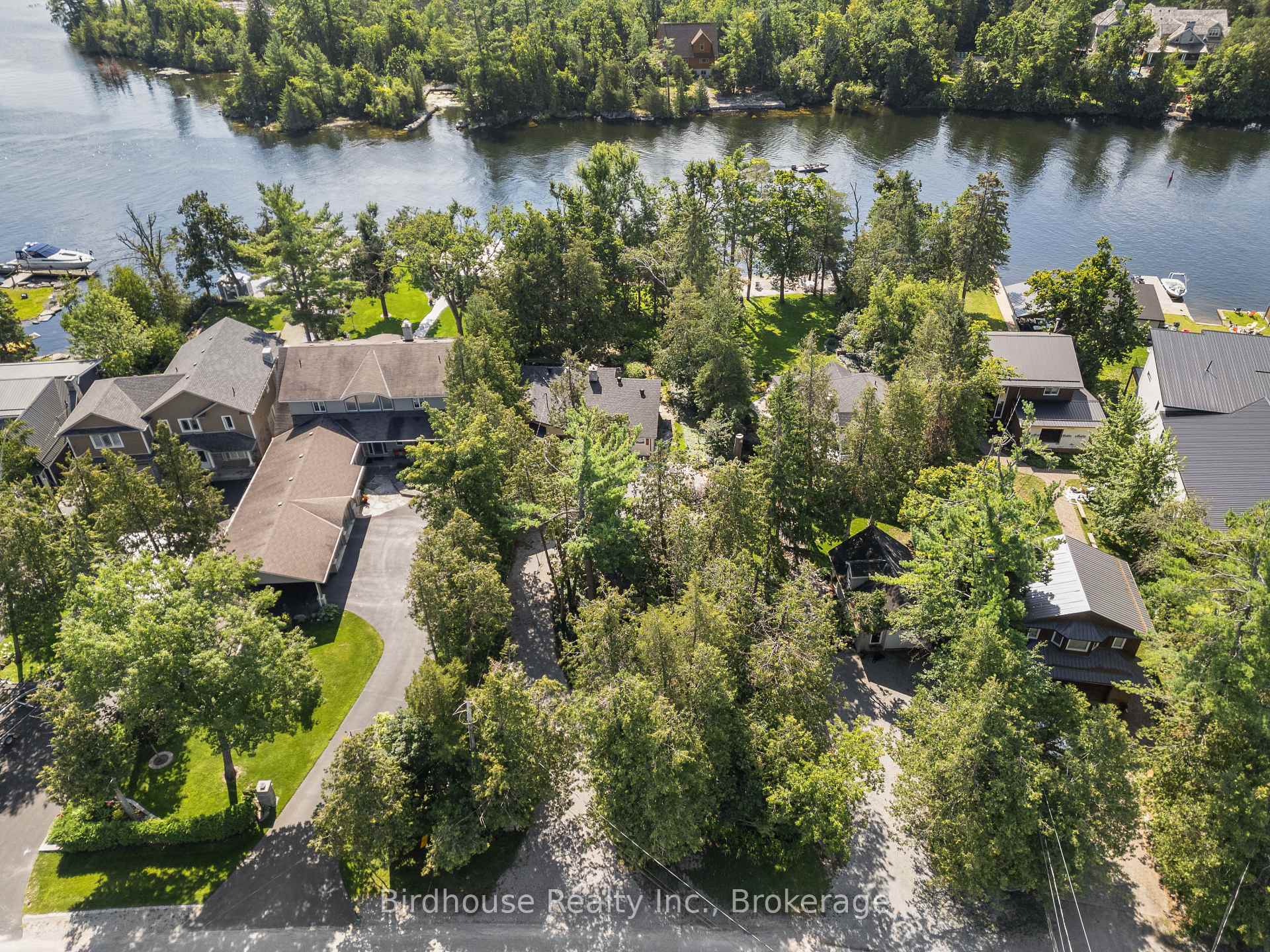 Photo 13 of 99 Riverside Drive, Kawartha Lakes, Bobcaygeon — HOMEH