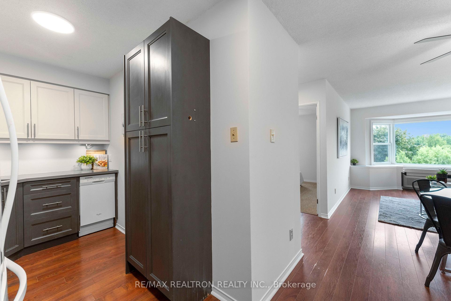 Photo 6 of Unit 320, 155 Riverglen Drive, Georgina, Keswick South — HOMEH