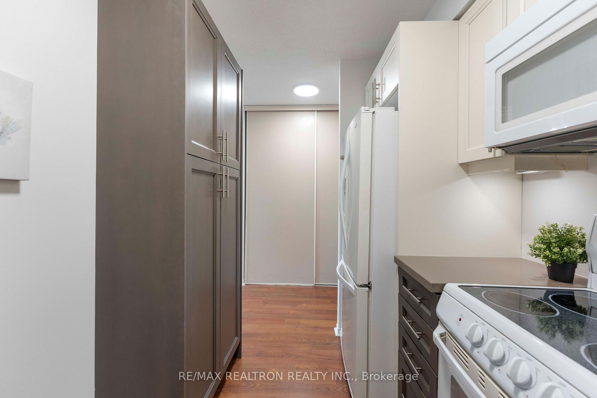 Photo 7 of Unit 320, 155 Riverglen Drive, Georgina, Keswick South — HOMEH