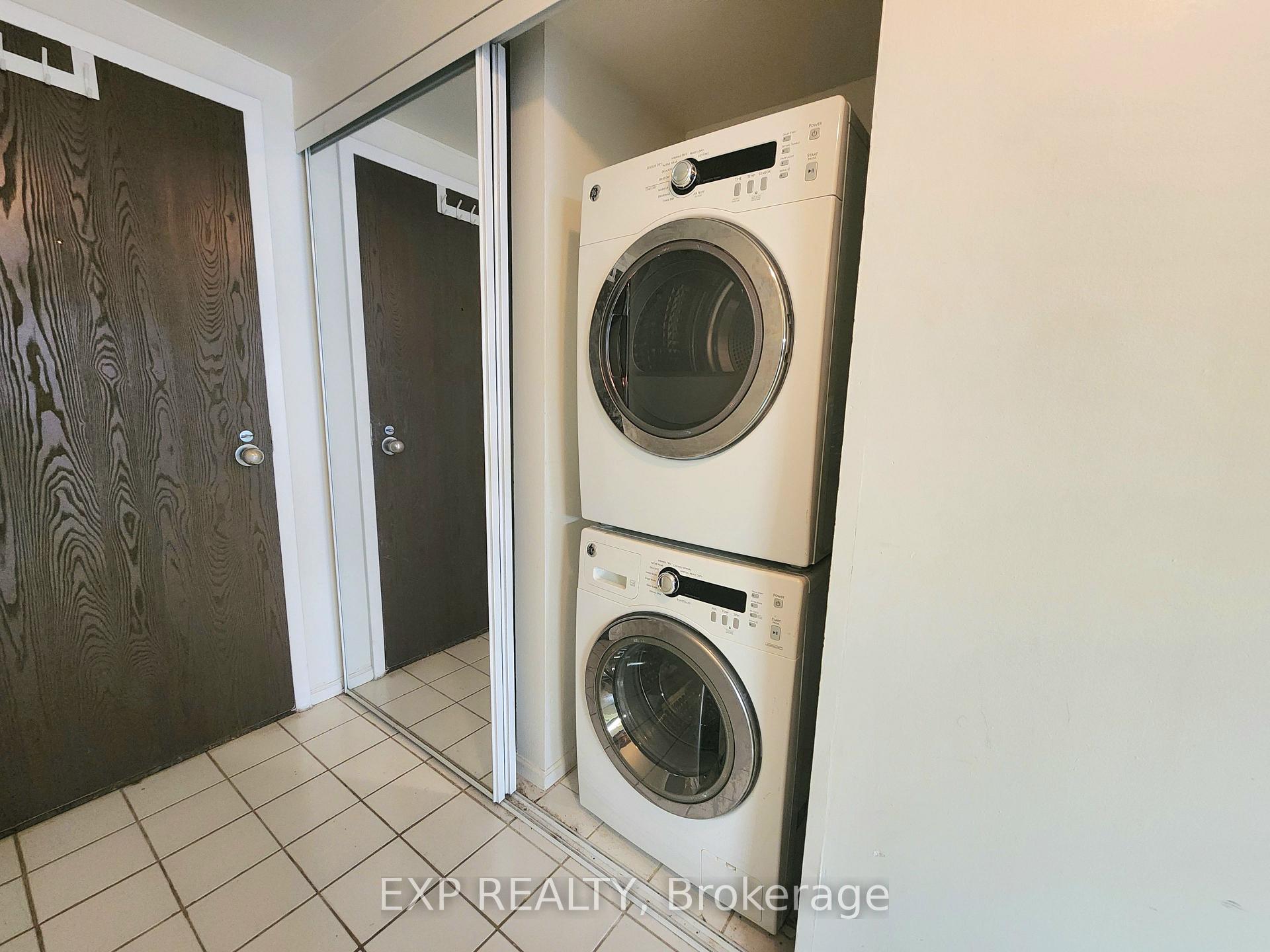 Photo 7 of Unit 1421, 711 Bay Street, Toronto, Bay Street Corridor — HOMEH