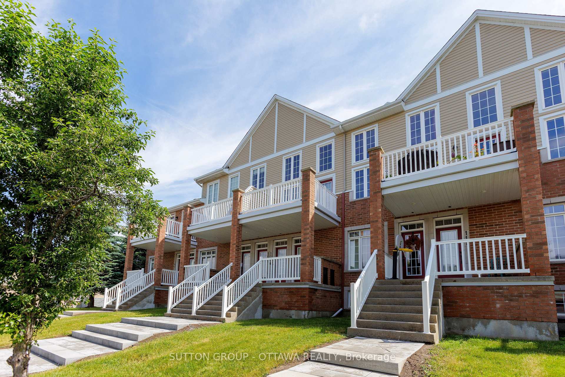 Photo 3 of Unit 25, 105 Eye Bright Crescent, Ottawa, Riverside South/Gloucester Glen — HOMEH