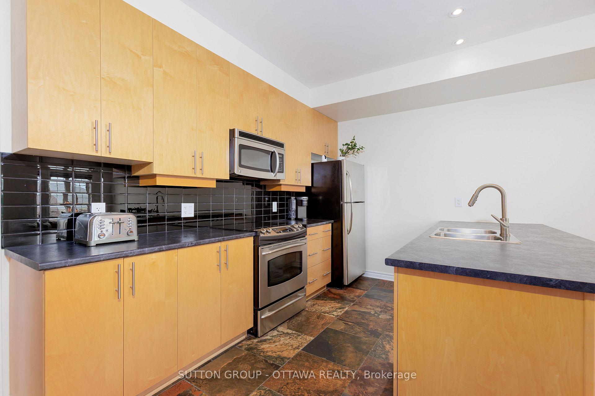 Photo 8 of Unit 25, 105 Eye Bright Crescent, Ottawa, Riverside South/Gloucester Glen — HOMEH