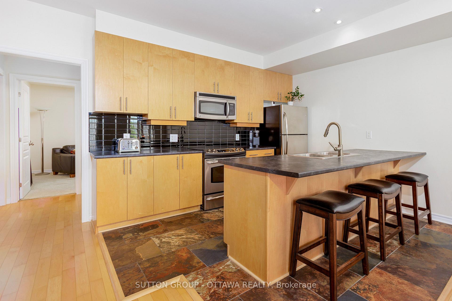 Photo 19 of Unit 25, 105 Eye Bright Crescent, Ottawa, Riverside South/Gloucester Glen — HOMEH