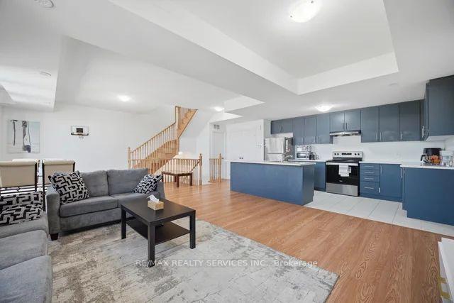 Photo 4 of Unit 14, 417 Dougall Avenue, Caledon, Rural Caledon — HOMEH