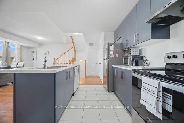 Photo 6 of Unit 14, 417 Dougall Avenue, Caledon, Rural Caledon — HOMEH