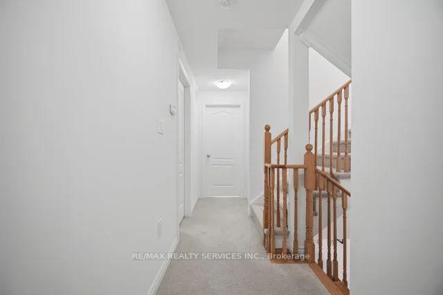 Photo 11 of Unit 14, 417 Dougall Avenue, Caledon, Rural Caledon — HOMEH