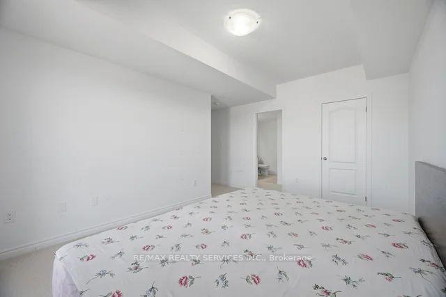 Photo 13 of Unit 14, 417 Dougall Avenue, Caledon, Rural Caledon — HOMEH
