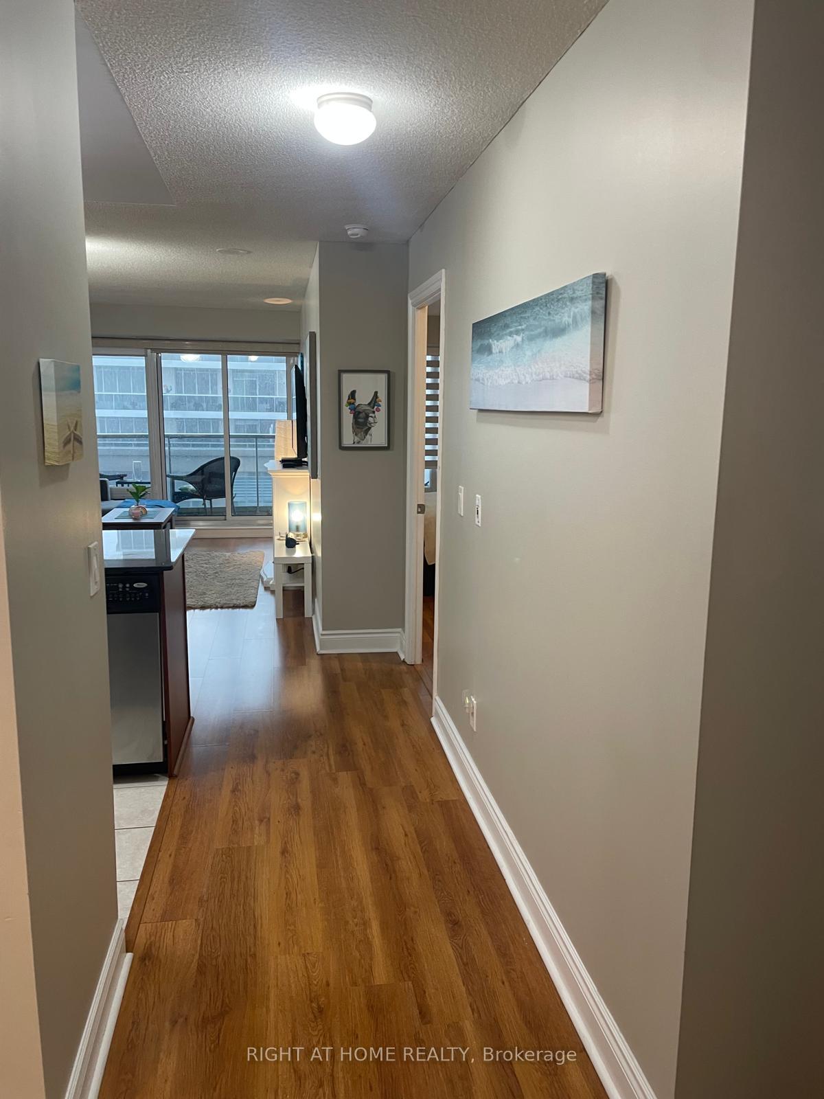 Photo 2 of Unit 1804, 7 North Park Drive W, Vaughan, Beverley Glen — HOMEH