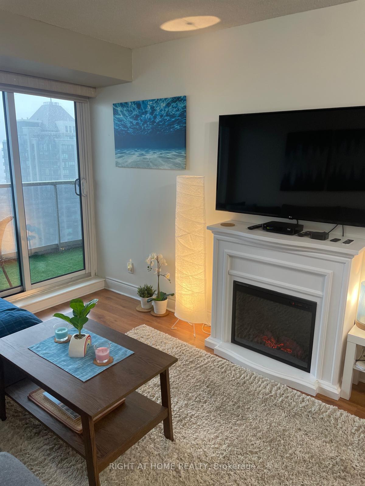 Photo 3 of Unit 1804, 7 North Park Drive W, Vaughan, Beverley Glen — HOMEH