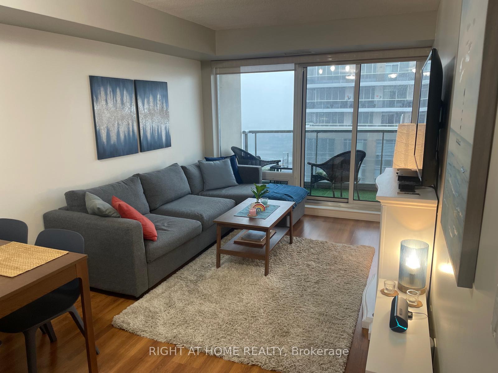 Photo 4 of Unit 1804, 7 North Park Drive W, Vaughan, Beverley Glen — HOMEH