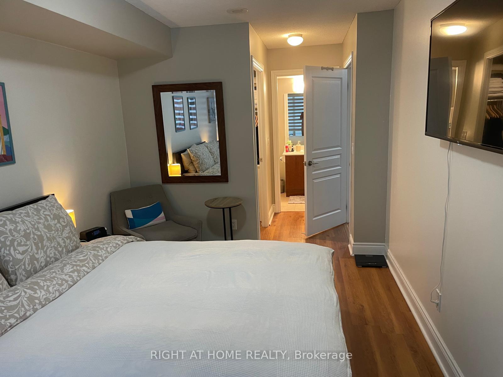 Photo 7 of Unit 1804, 7 North Park Drive W, Vaughan, Beverley Glen — HOMEH