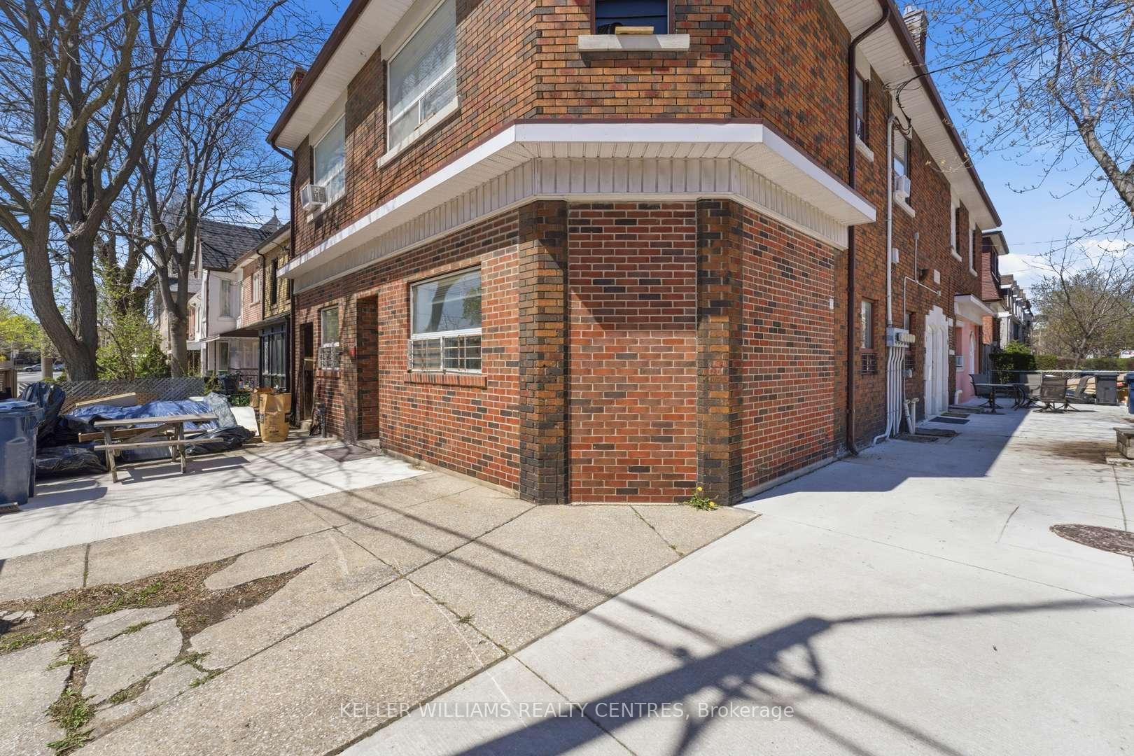 Photo 27 of 42 Mansfield Avenue, Toronto, Trinity-Bellwoods — HOMEH
