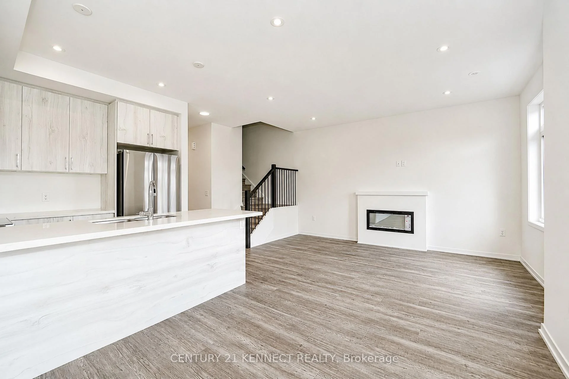Photo 7 of 1414 19th Avenue, Richmond Hill, Rural Richmond Hill — HOMEH