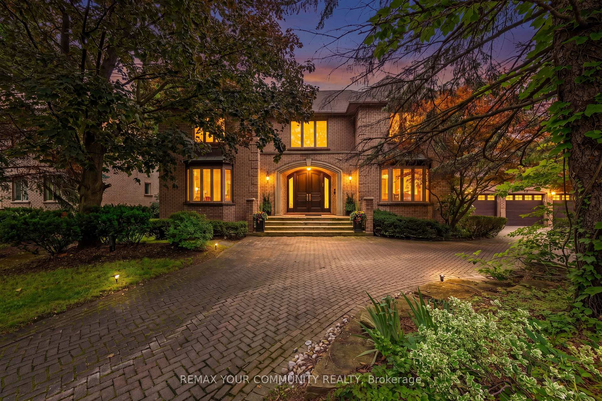 Photo 2 of 75 Arnold Avenue, Vaughan, Crestwood-Springfarm-Yorkhill — HOMEH