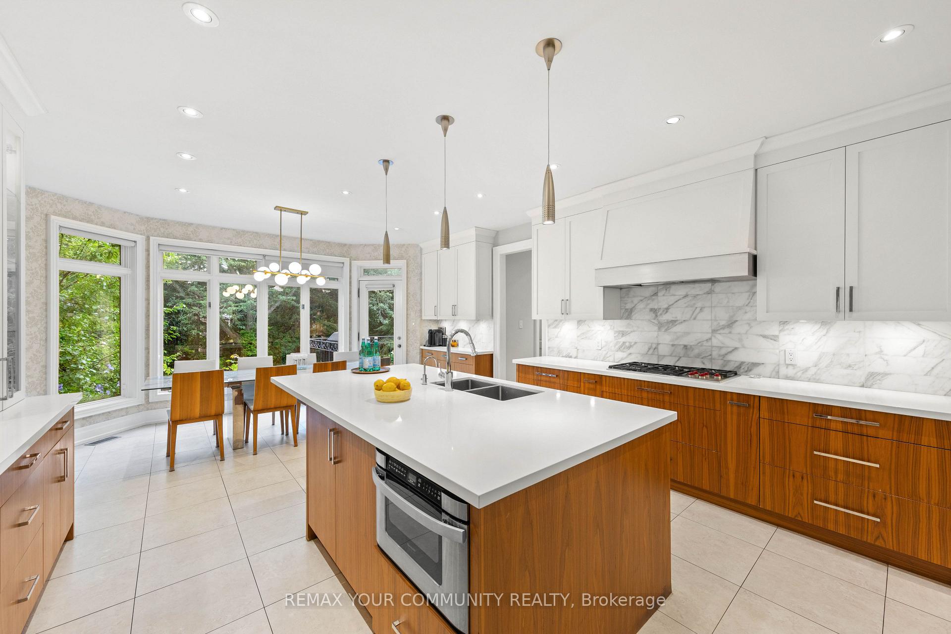 Photo 10 of 75 Arnold Avenue, Vaughan, Crestwood-Springfarm-Yorkhill — HOMEH