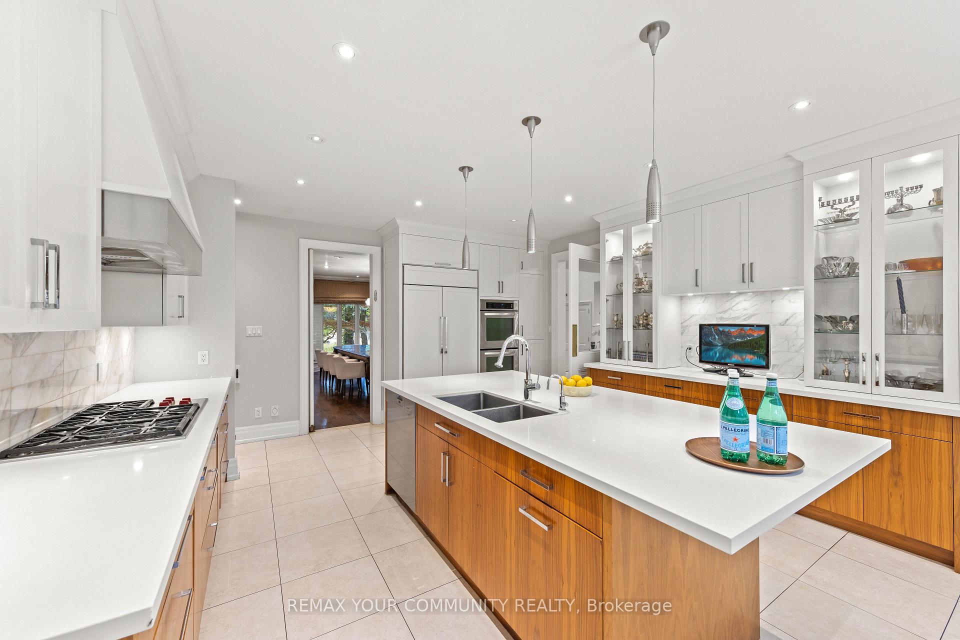 Photo 13 of 75 Arnold Avenue, Vaughan, Crestwood-Springfarm-Yorkhill — HOMEH