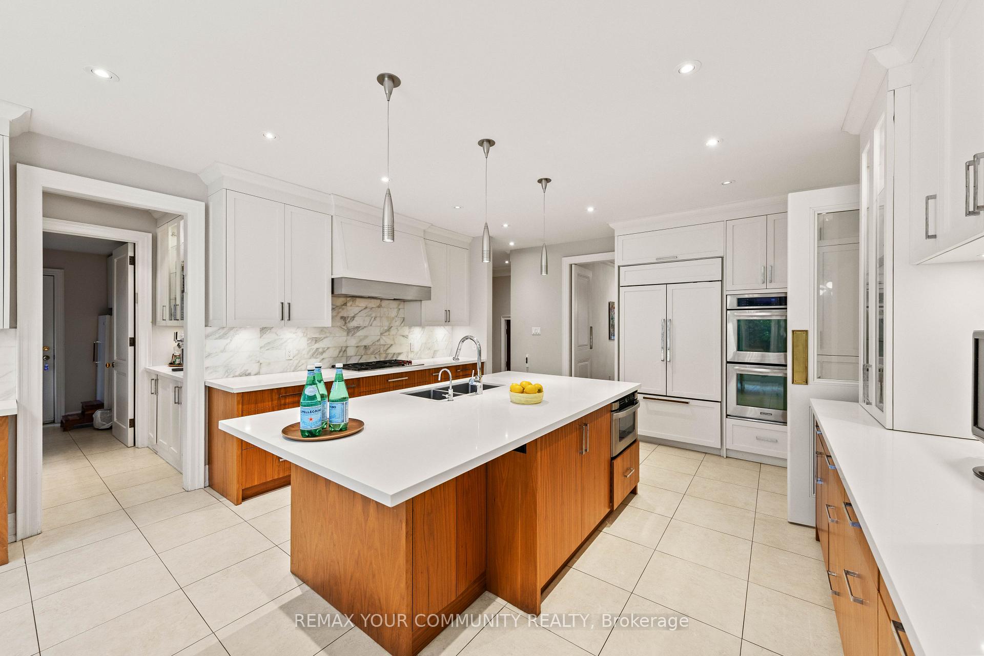 Photo 14 of 75 Arnold Avenue, Vaughan, Crestwood-Springfarm-Yorkhill — HOMEH