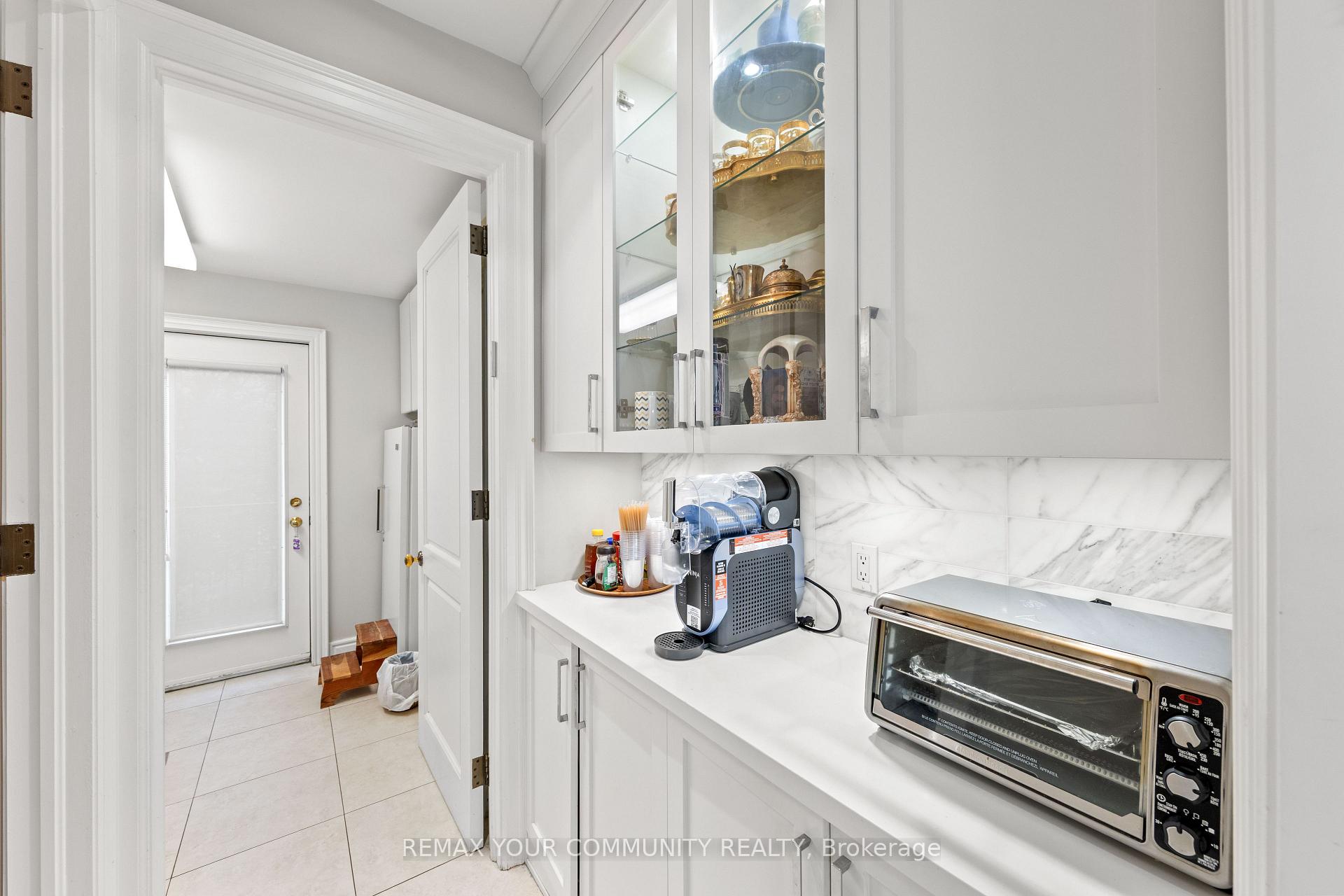 Photo 17 of 75 Arnold Avenue, Vaughan, Crestwood-Springfarm-Yorkhill — HOMEH