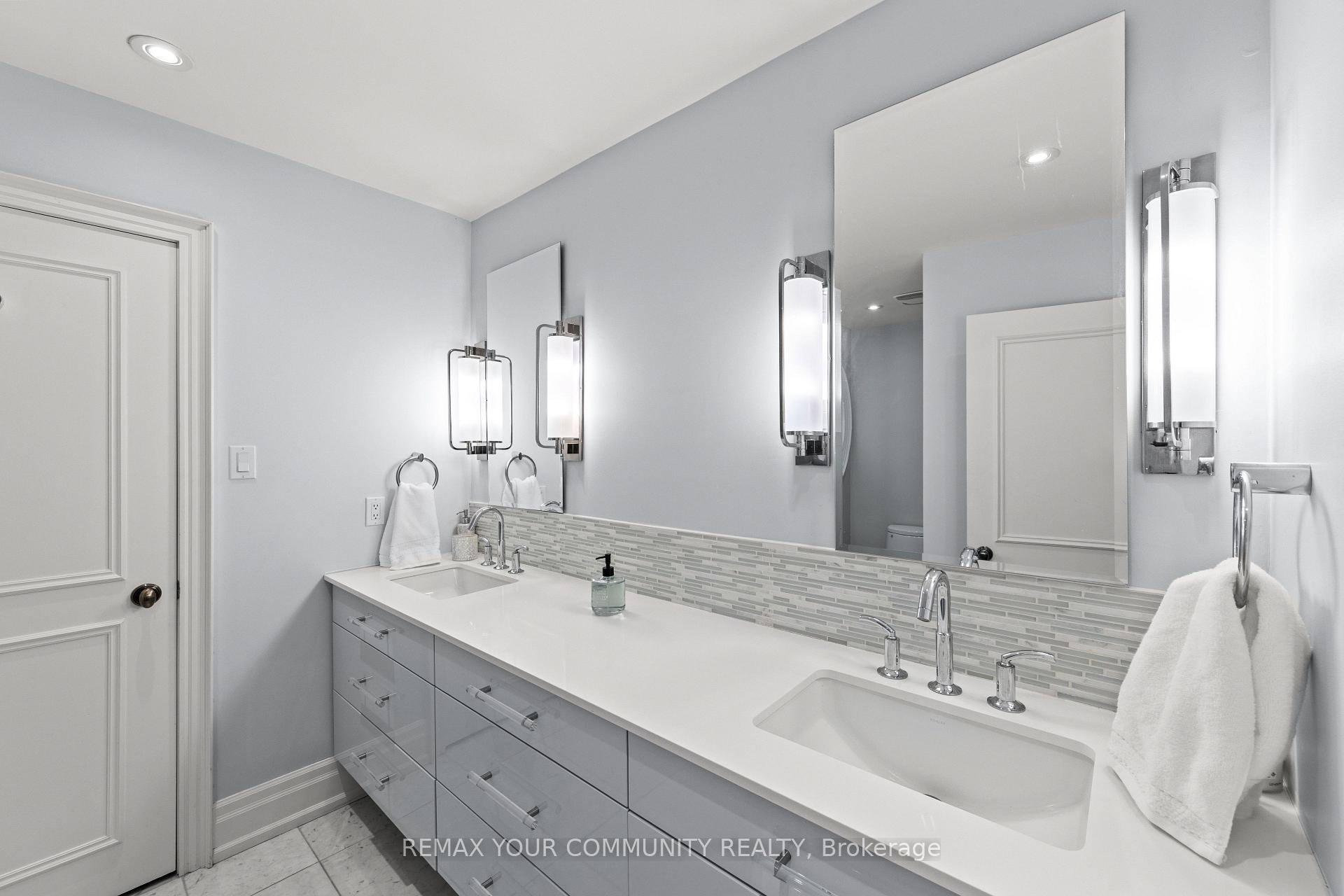 Photo 37 of 75 Arnold Avenue, Vaughan, Crestwood-Springfarm-Yorkhill — HOMEH