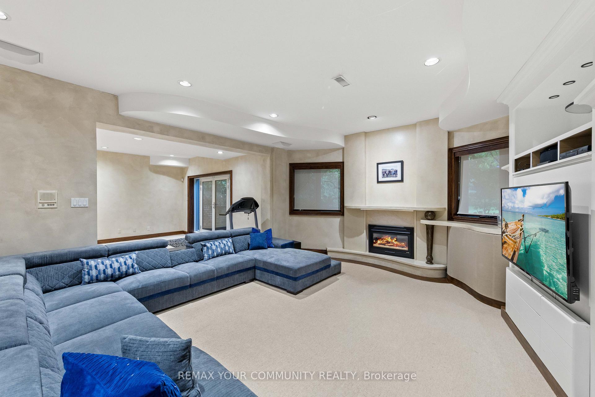 Photo 41 of 75 Arnold Avenue, Vaughan, Crestwood-Springfarm-Yorkhill — HOMEH