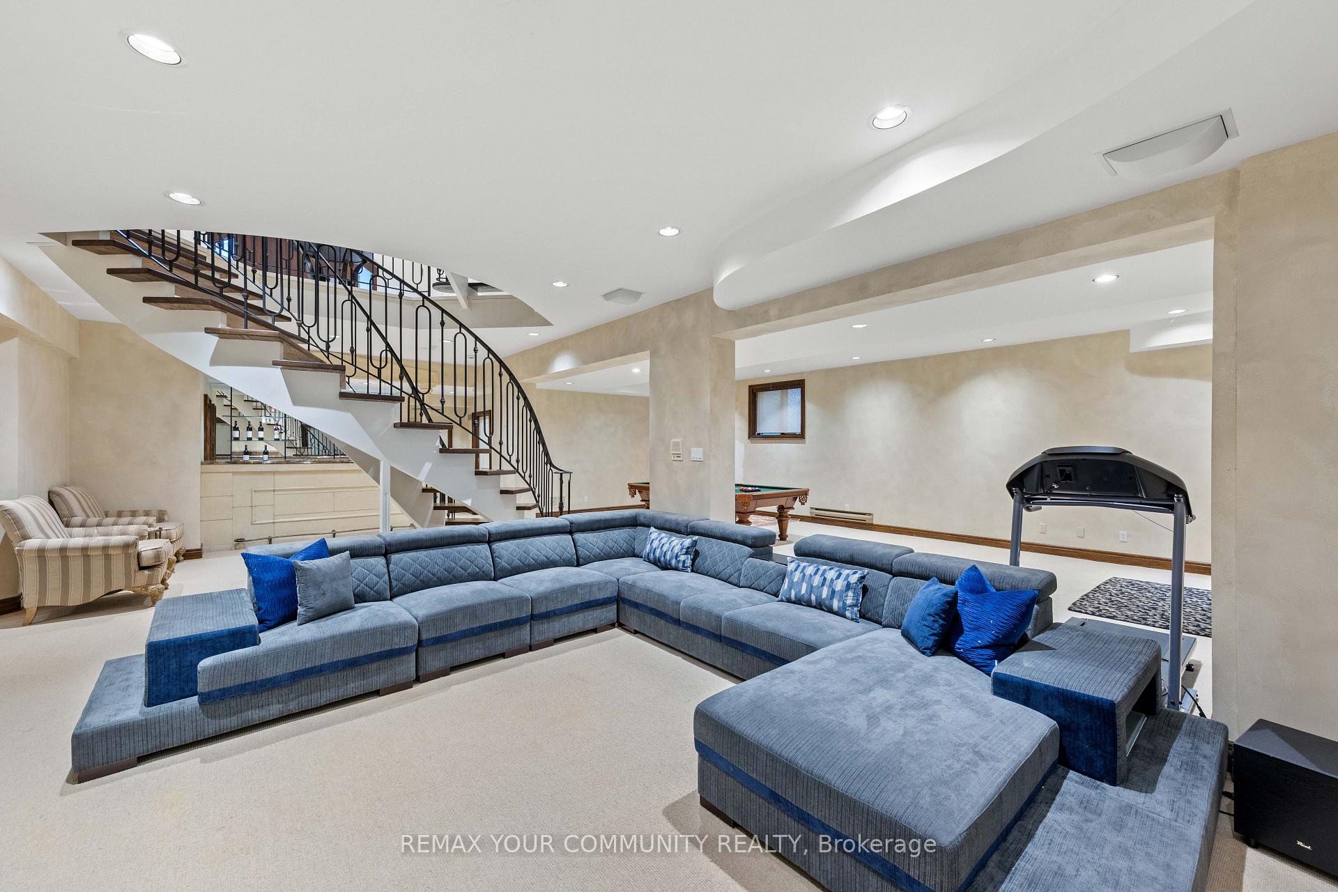 Photo 42 of 75 Arnold Avenue, Vaughan, Crestwood-Springfarm-Yorkhill — HOMEH