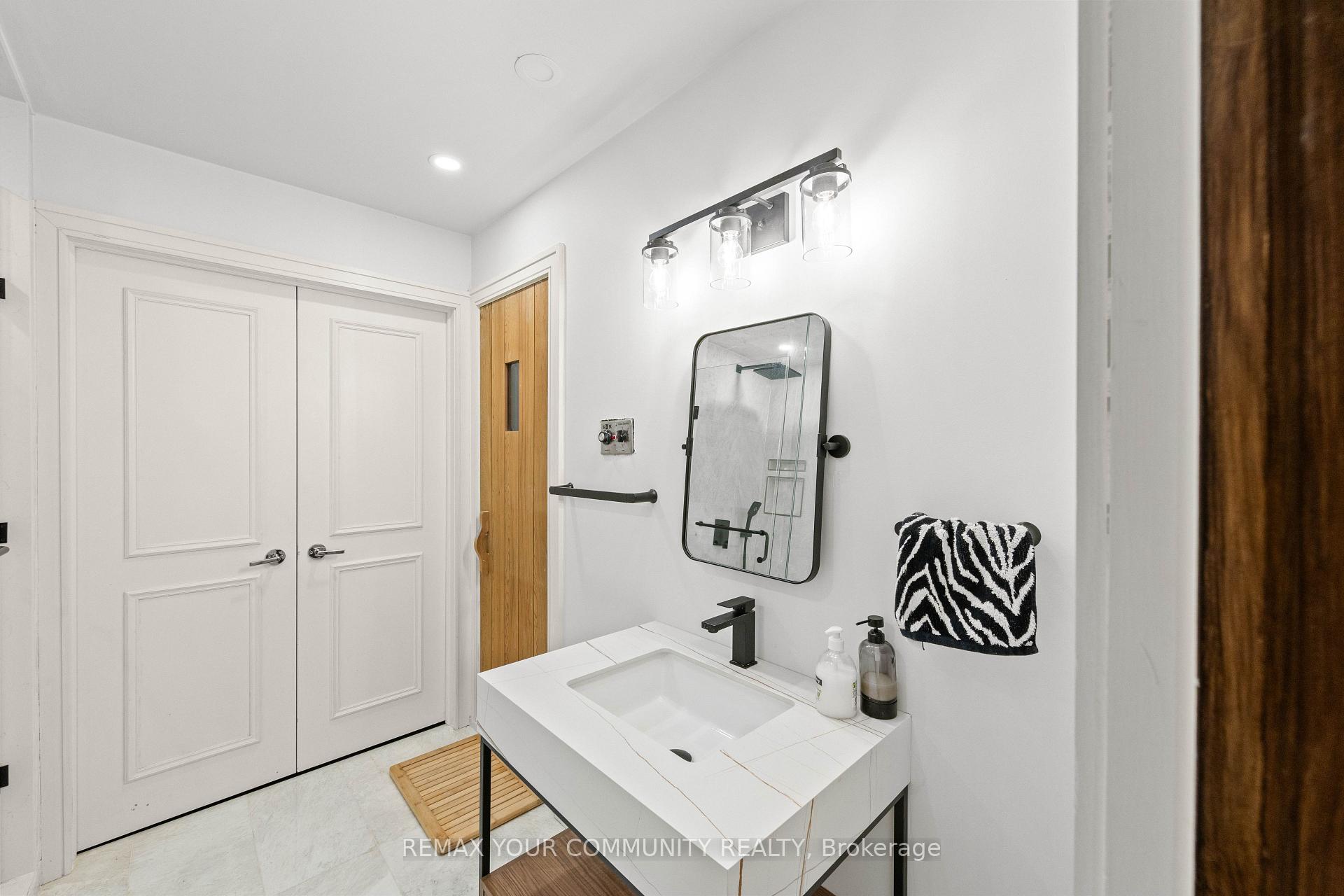 Photo 43 of 75 Arnold Avenue, Vaughan, Crestwood-Springfarm-Yorkhill — HOMEH