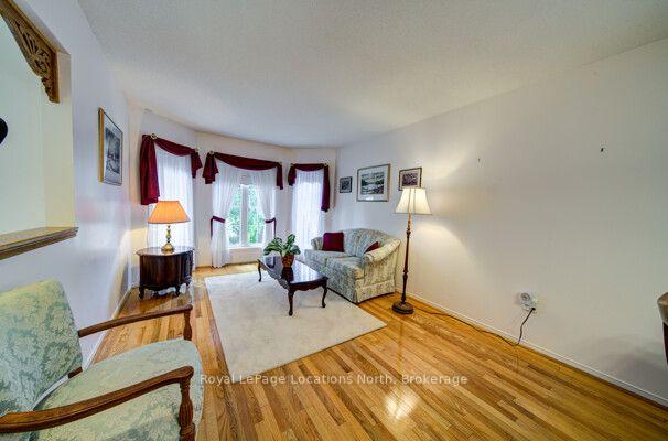 Photo 12 of 68 Acorn Crescent, Wasaga Beach — HOMEH