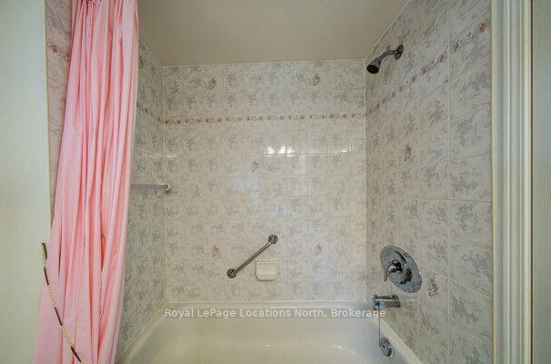 Photo 42 of 68 Acorn Crescent, Wasaga Beach — HOMEH