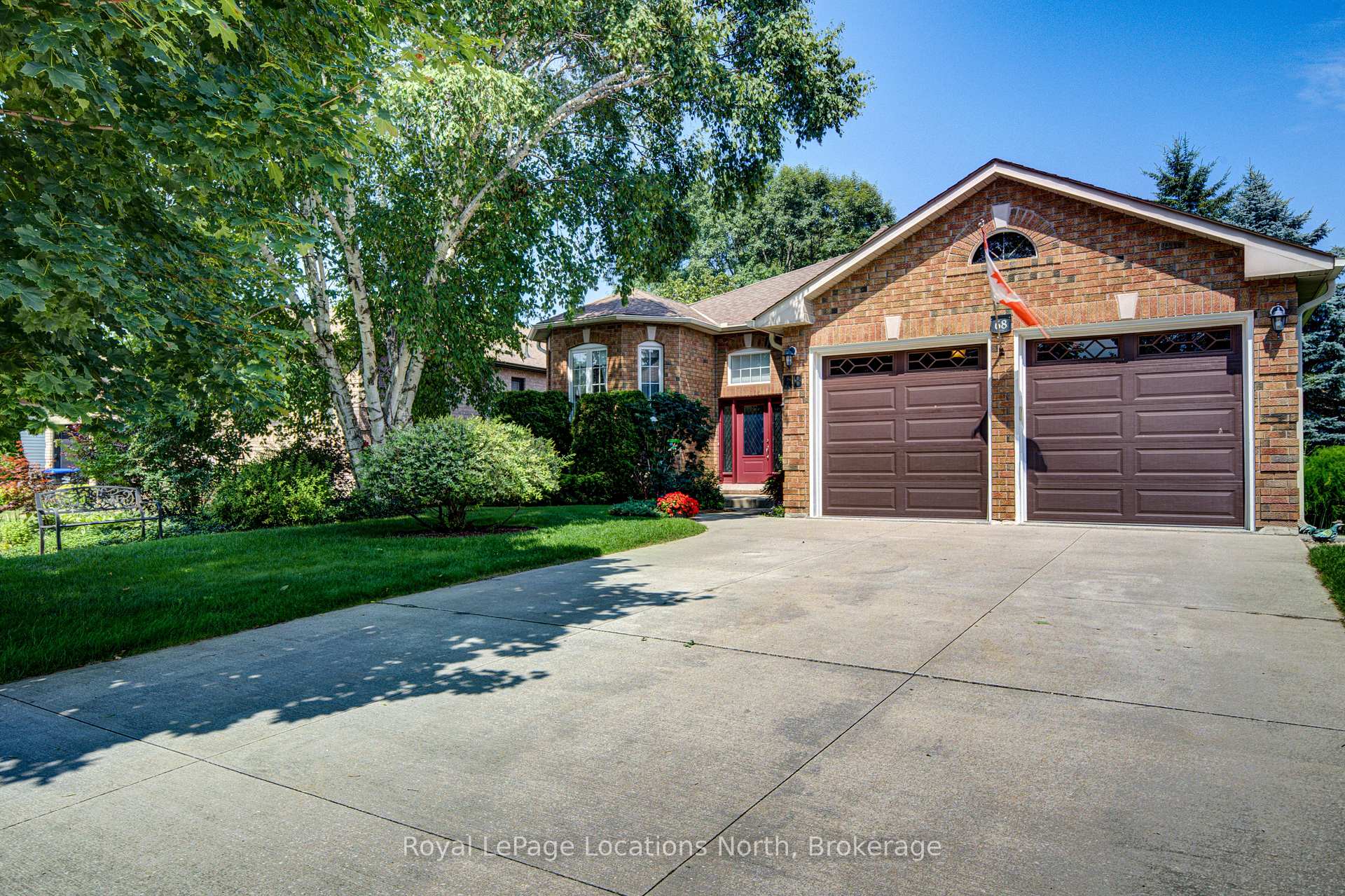 Photo 4 of 68 Acorn Crescent, Wasaga Beach — HOMEH