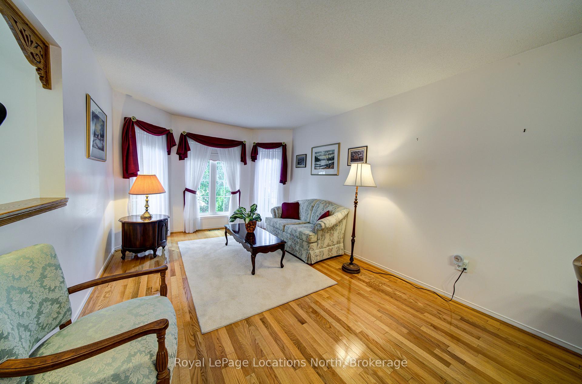 Photo 15 of 68 Acorn Crescent, Wasaga Beach — HOMEH