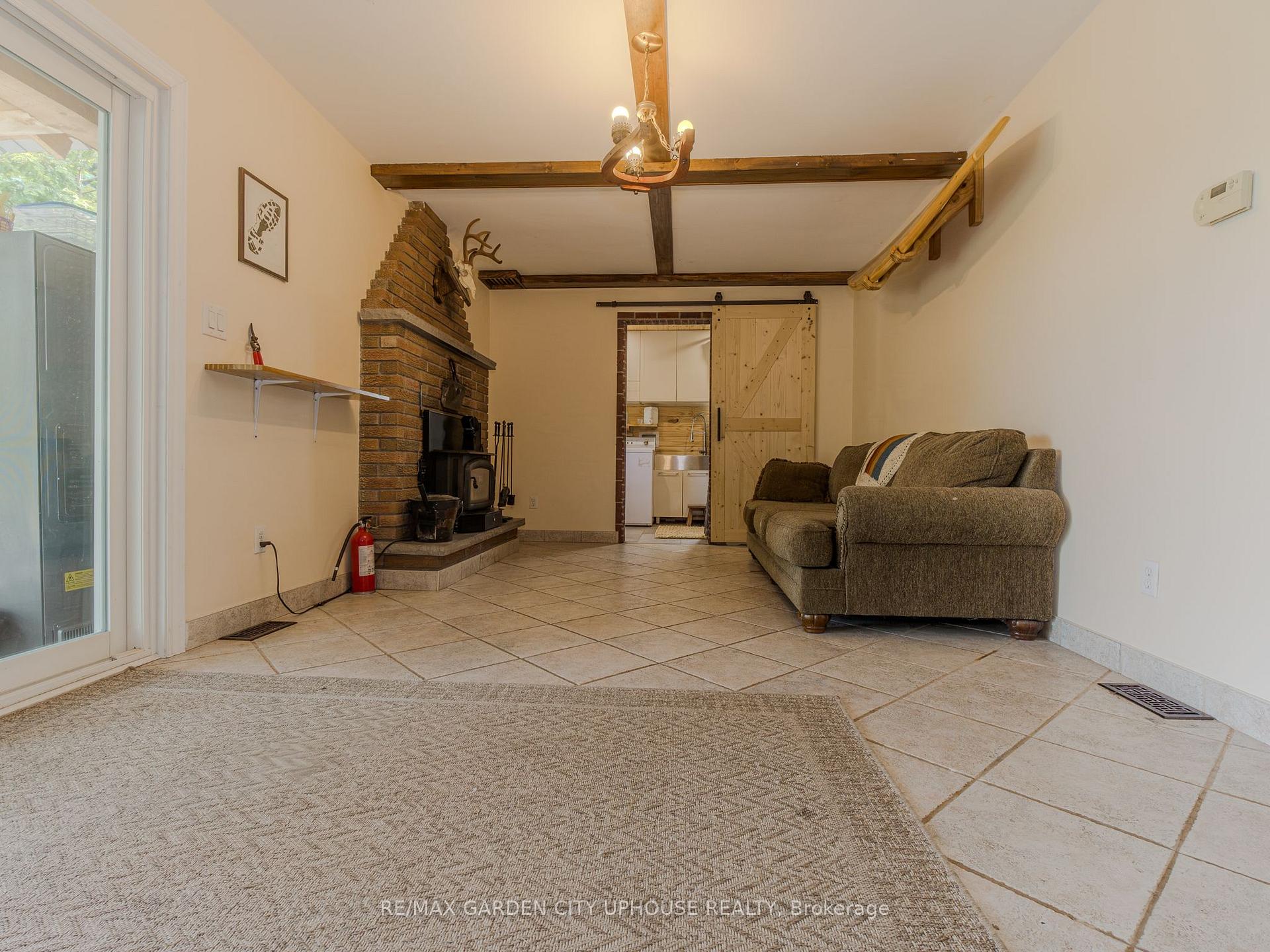 Photo 5 of 1365 Rice Road, Pelham, Fonthill — HOMEH