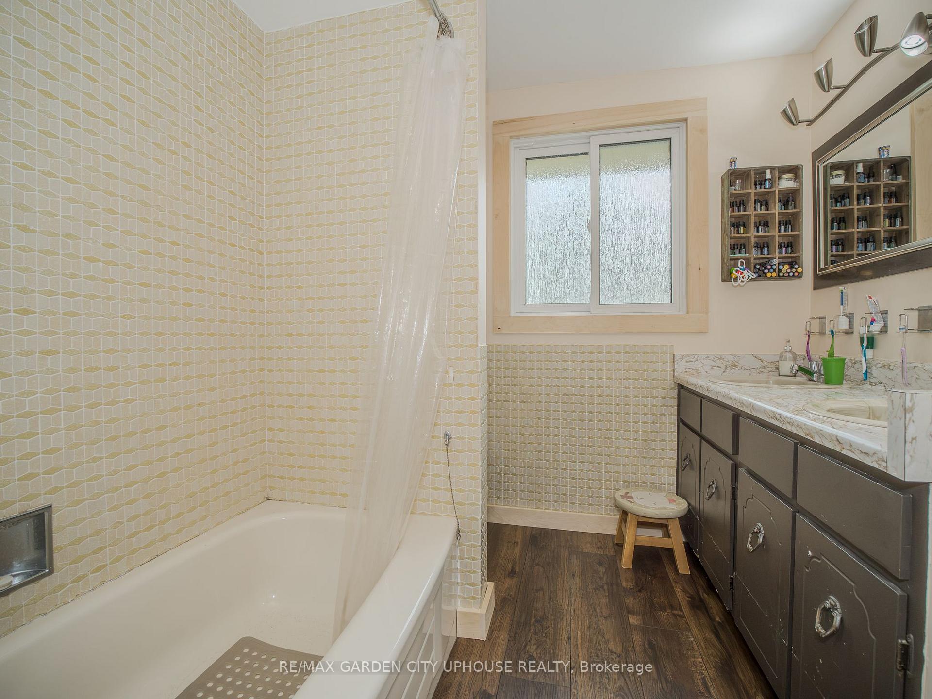 Photo 18 of 1365 Rice Road, Pelham, Fonthill — HOMEH