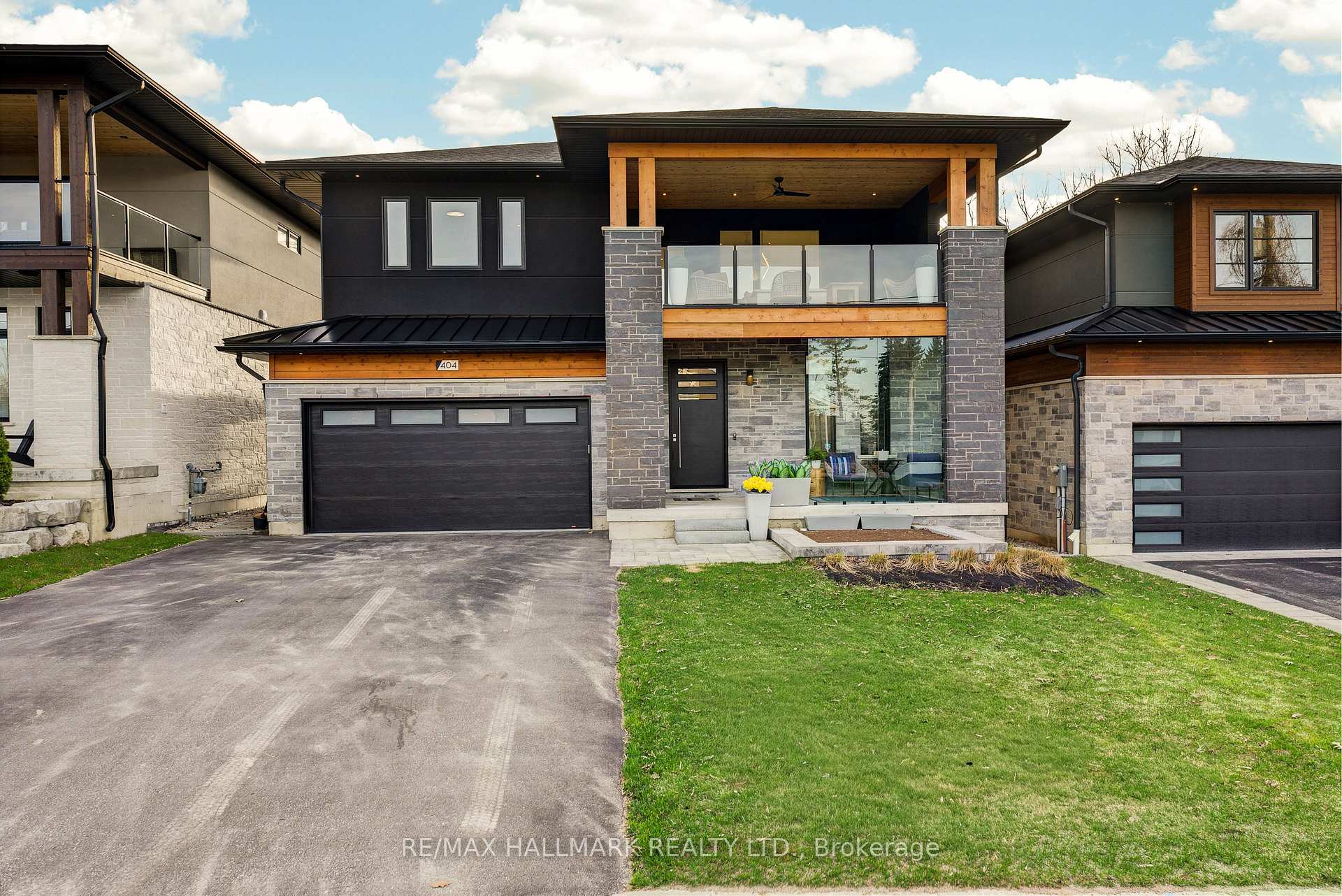 Photo 3 of 404 Cox Mill Road, Barrie, South Shore — HOMEH