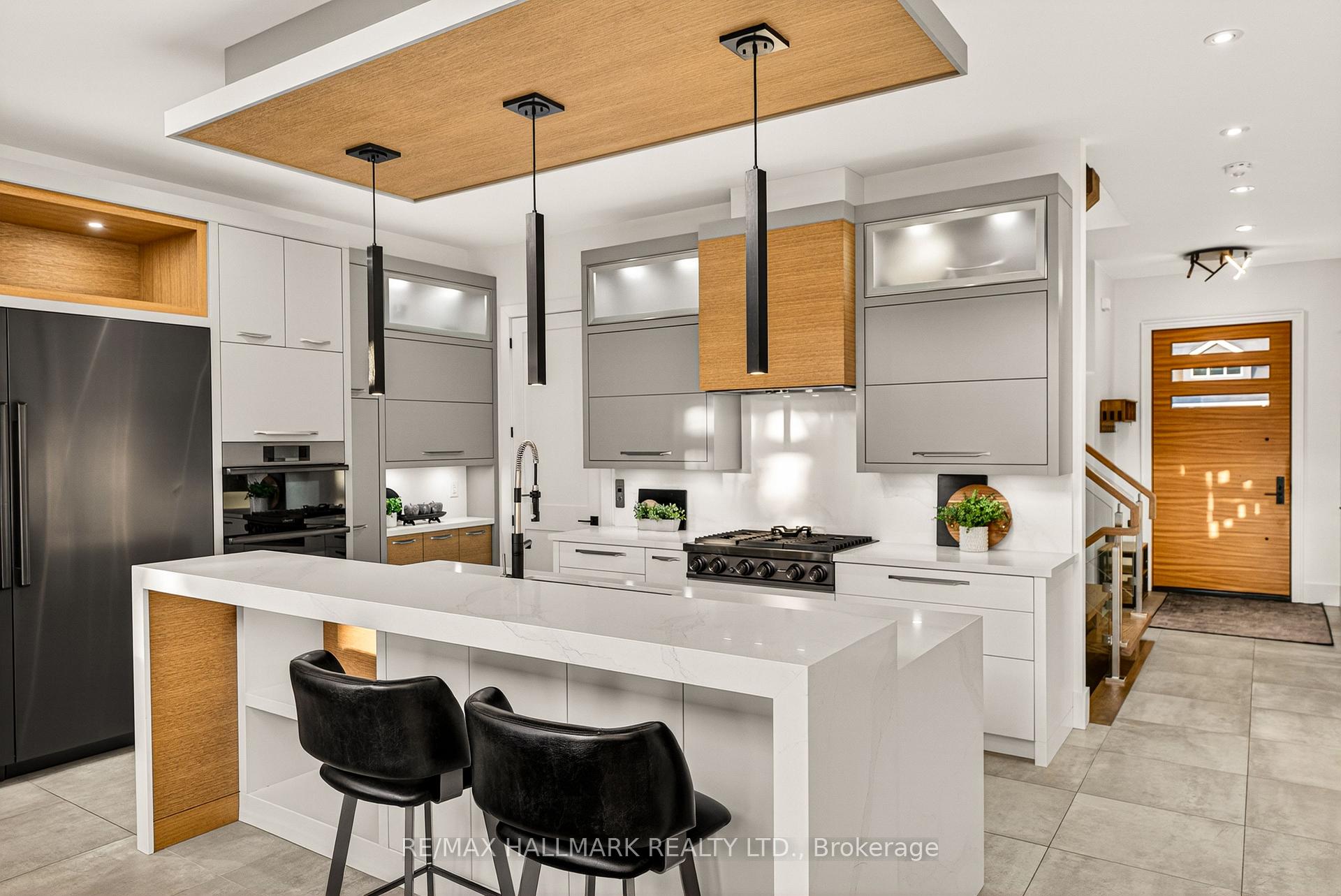 Photo 13 of 404 Cox Mill Road, Barrie, South Shore — HOMEH