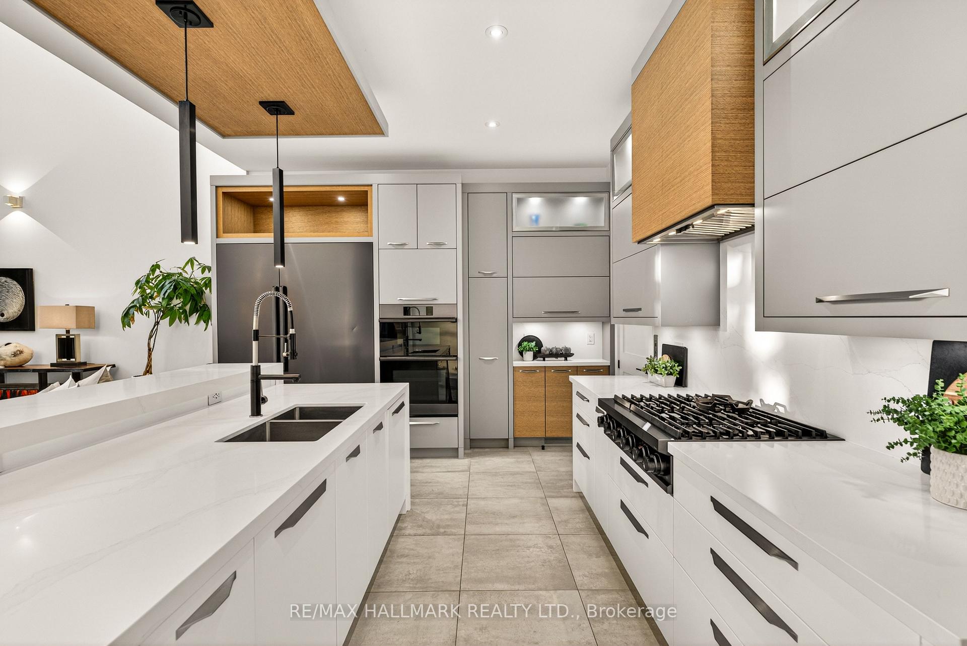 Photo 15 of 404 Cox Mill Road, Barrie, South Shore — HOMEH