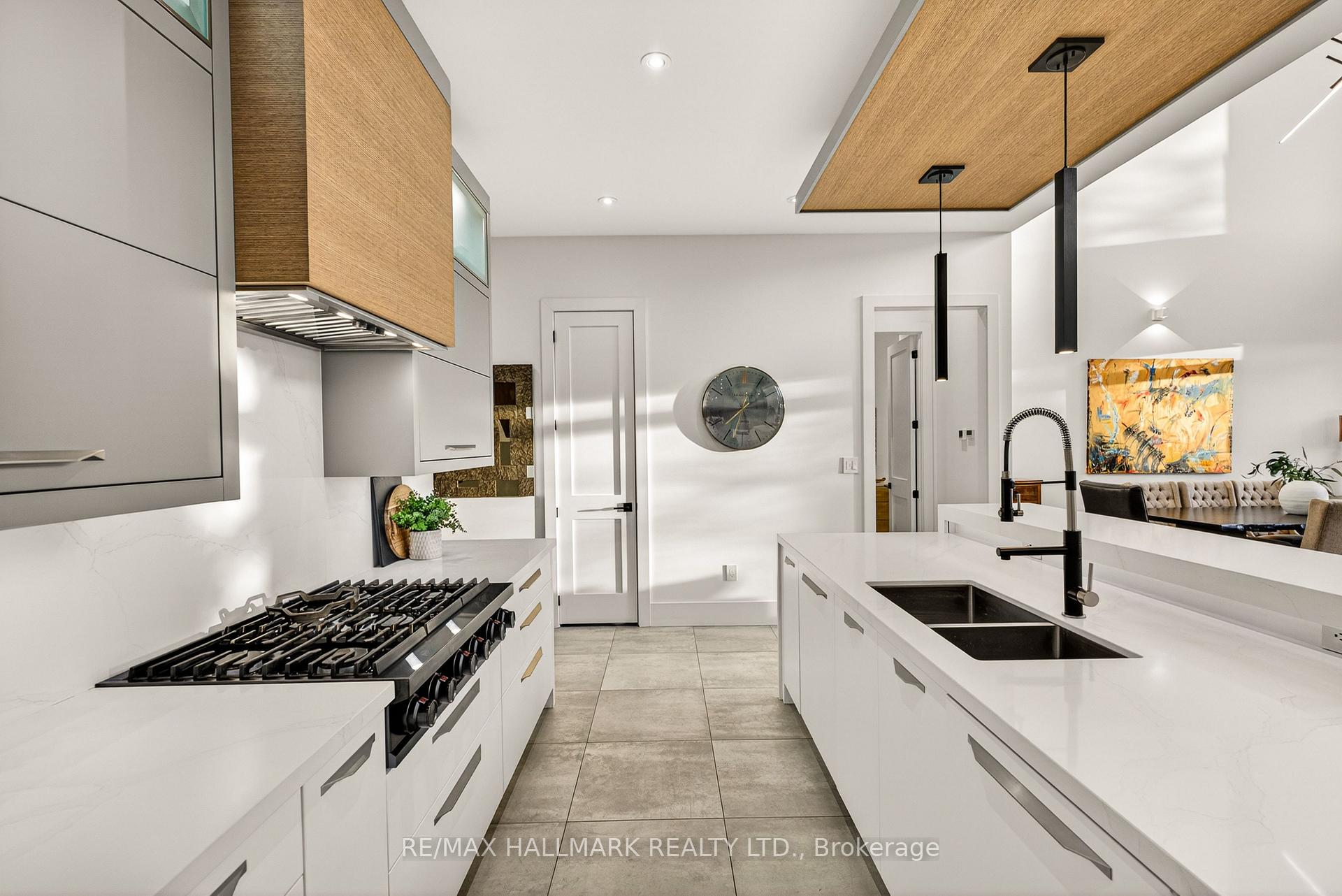 Photo 16 of 404 Cox Mill Road, Barrie, South Shore — HOMEH