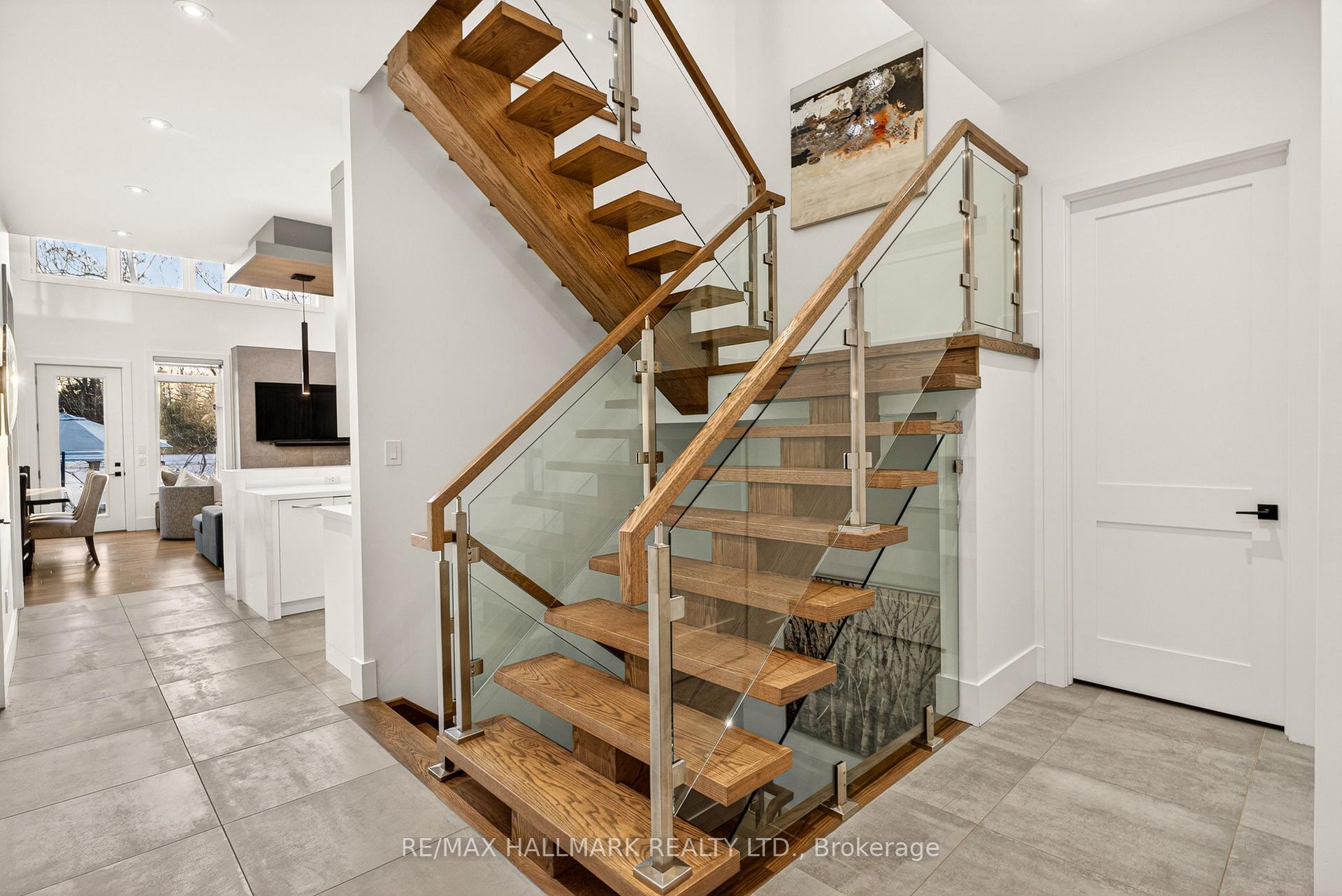 Photo 24 of 404 Cox Mill Road, Barrie, South Shore — HOMEH